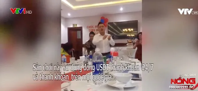 Ngân hàng tự xưng Etop Bank đến từ Singapore: Chơi tài chính này nếu mà ngon thu nhập 10 - 20 tỷ/tháng? - Ảnh 2. Ngân hàng tự xưng Etop Bank đến từ Singapore: Chơi tài chính này nếu mà ngon thu nhập 10 - 20 tỷ/tháng? - Ảnh 2.