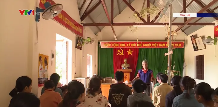 Chân dung già làng hết lòng vì cộng đồng - Ảnh 1. Chân dung già làng hết lòng vì cộng đồng - Ảnh 1.