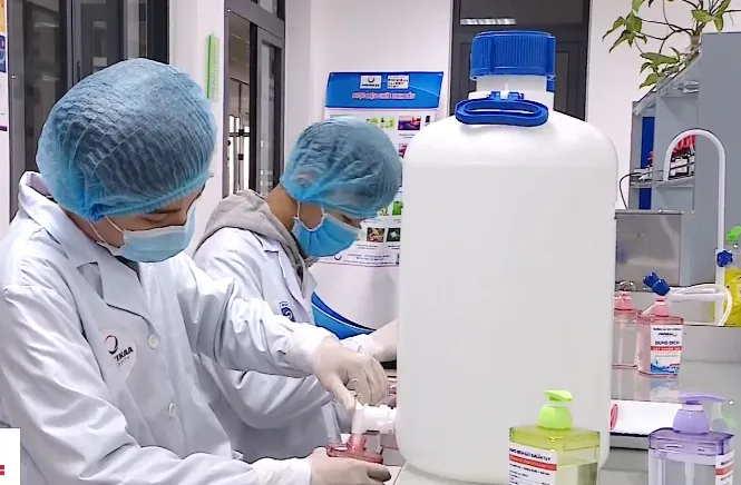 Đẩy nhanh chuyển đổi số trong giáo dục ứng phó với dịch COVID-19 - Ảnh 1. Đẩy nhanh chuyển đổi số trong giáo dục ứng phó với dịch COVID-19 - Ảnh 1.