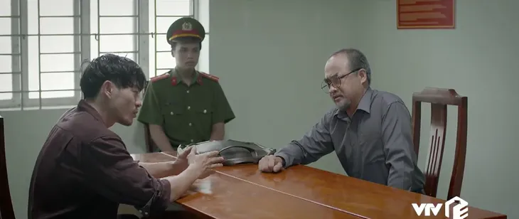 Trói buộc yêu thương - Tập 35: Hóng chuyện Hiếu không phải ruột thịt, vợ chồng Khánh - Dung chỉ lo bị mất hết tài sản - Ảnh 11. Trói buộc yêu thương - Tập 35: Hóng chuyện Hiếu không phải ruột thịt, vợ chồng Khánh - Dung chỉ lo bị mất hết tài sản - Ảnh 11.