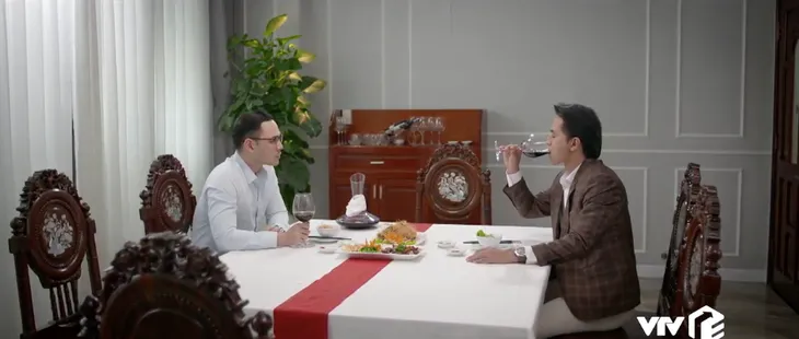 Trói buộc yêu thương - Tập 35: Hóng chuyện Hiếu không phải ruột thịt, vợ chồng Khánh - Dung chỉ lo bị mất hết tài sản - Ảnh 1. Trói buộc yêu thương - Tập 35: Hóng chuyện Hiếu không phải ruột thịt, vợ chồng Khánh - Dung chỉ lo bị mất hết tài sản - Ảnh 1.