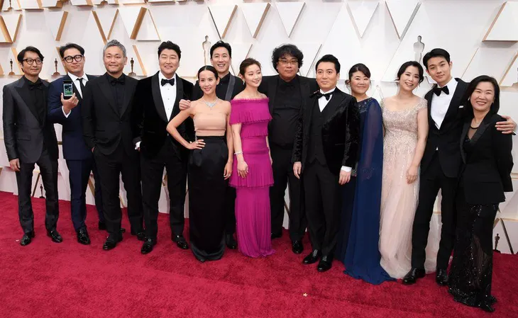 Các siêu sao đình đám nhất Hollywood lộng lẫy cùng đổ về siêu thảm đỏ Oscar 2020 - Ảnh 3. Các siêu sao đình đám nhất Hollywood lộng lẫy cùng đổ về siêu thảm đỏ Oscar 2020 - Ảnh 3.