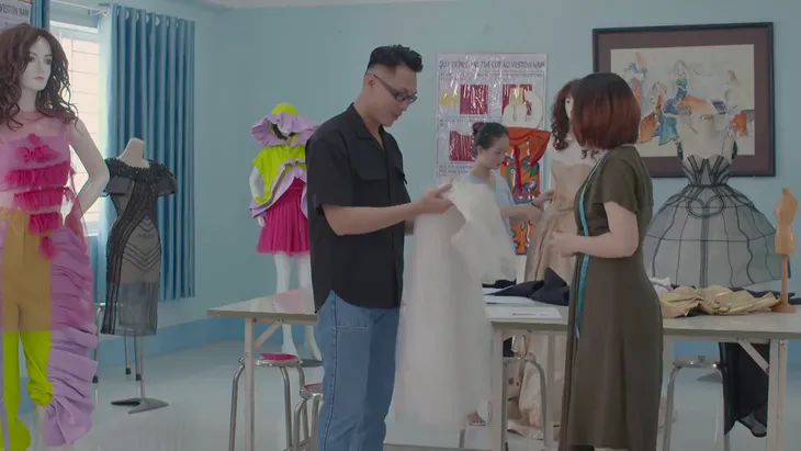 Tiệm ăn dì ghẻ - Tập 23: Kim chuyển nghề sang thiết kế thời trang? - Ảnh 2. Tiệm ăn dì ghẻ - Tập 23: Kim chuyển nghề sang thiết kế thời trang? - Ảnh 2.