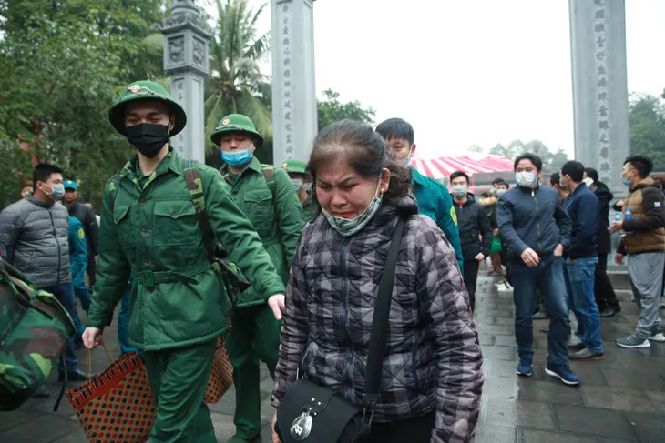 [Ảnh] Người hồ hởi, người bịn rịn ở ngày hội tòng quân Thủ đô 2020 - Ảnh 13.