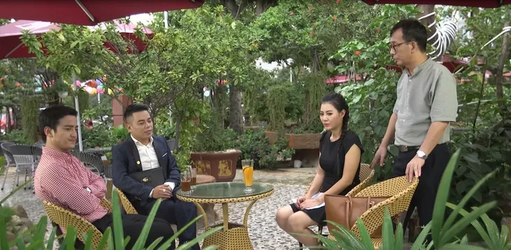 Gia đình 4.0: Trước mặt người đàn ông giàu có, vợ coi chồng như người xa lạ - Ảnh 2. Gia đình 4.0: Trước mặt người đàn ông giàu có, vợ coi chồng như người xa lạ - Ảnh 2.