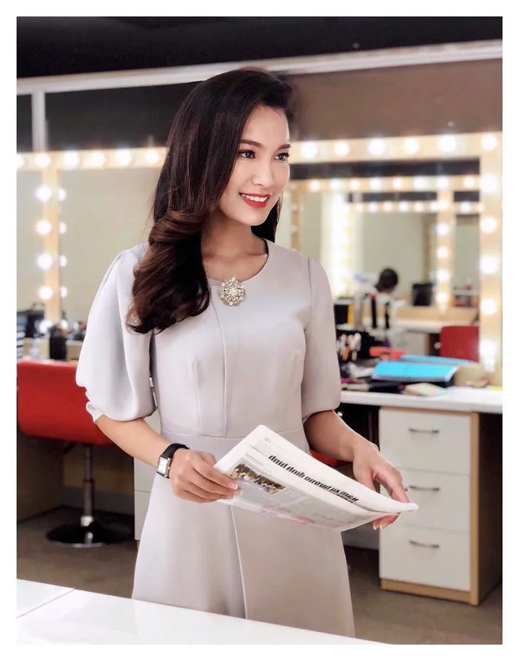 MC mới toanh của Bản tin Thời sự 19h trẻ trung trong loạt ảnh đời thường - Ảnh 20. MC mới toanh của Bản tin Thời sự 19h trẻ trung trong loạt ảnh đời thường - Ảnh 20.