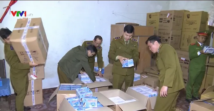 Thu giữ lô khẩu trang có dấu hiệu vi phạm nhãn mác - Ảnh 1. Thu giữ lô khẩu trang có dấu hiệu vi phạm nhãn mác - Ảnh 1.