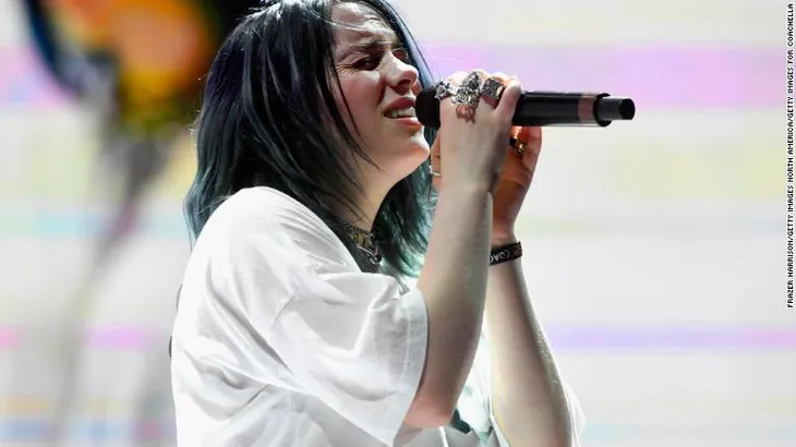 Billie Eilish ra mắt ca khúc nhạc phim James Bond đầy ám ảnh - Ảnh 1. Billie Eilish ra mắt ca khúc nhạc phim James Bond đầy ám ảnh - Ảnh 1.