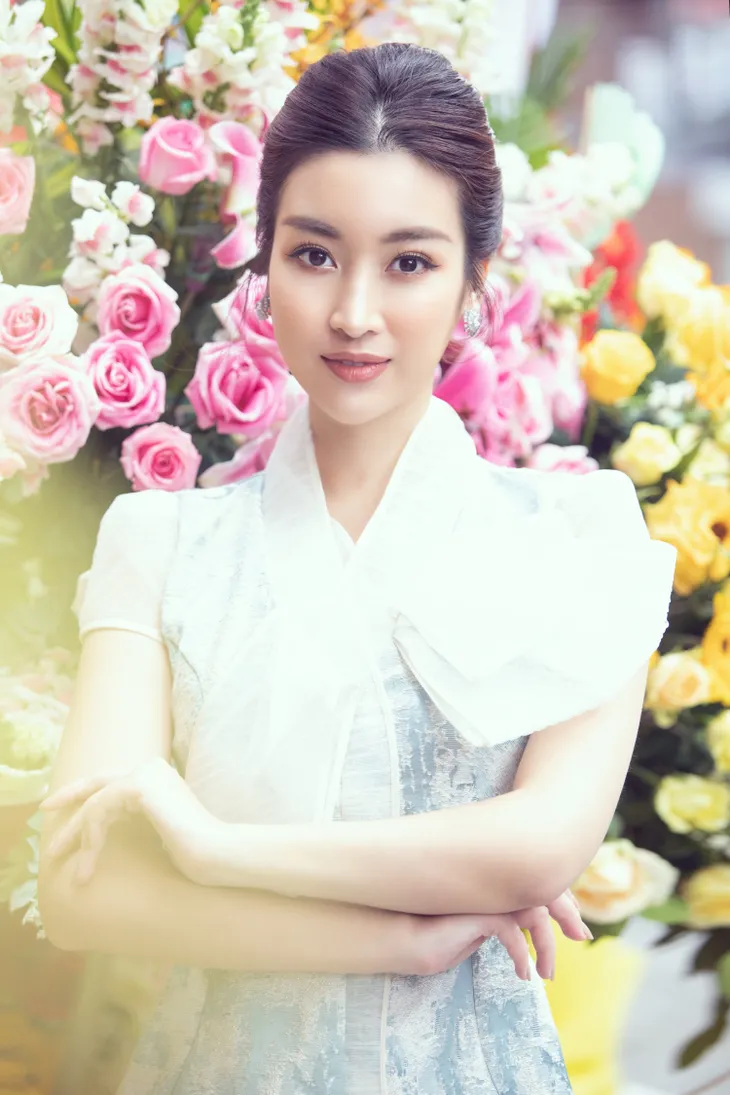 Lương Thuỳ Linh “ghen tị” với Mỹ Linh khi không được nhận quà Valentine - Ảnh 1. Lương Thuỳ Linh “ghen tị” với Mỹ Linh khi không được nhận quà Valentine - Ảnh 1.