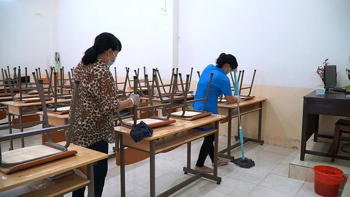 Hà Nội lên phương án cho học sinh trở lại trường vào đầu tháng 11 - Ảnh 2. Hà Nội lên phương án cho học sinh trở lại trường vào đầu tháng 11 - Ảnh 2.