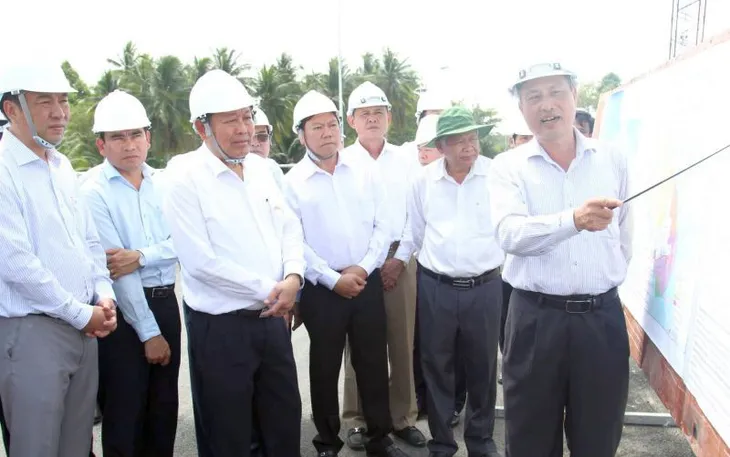 PTTg thường trực Trương Hòa Bình làm việc tại tỉnh Vĩnh Long - Ảnh 1. PTTg thường trực Trương Hòa Bình làm việc tại tỉnh Vĩnh Long - Ảnh 1.