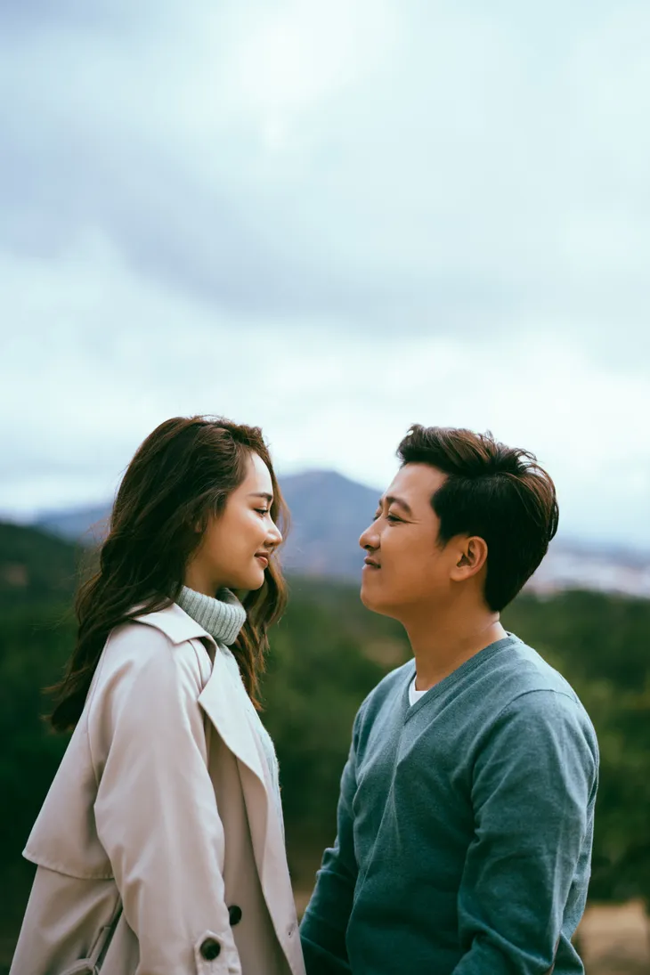 Vợ chồng Nhã Phương tình tứ trong bộ ảnh mới, quá lãng mạn - Ảnh 2. Vợ chồng Nhã Phương tình tứ trong bộ ảnh mới, quá lãng mạn - Ảnh 2.