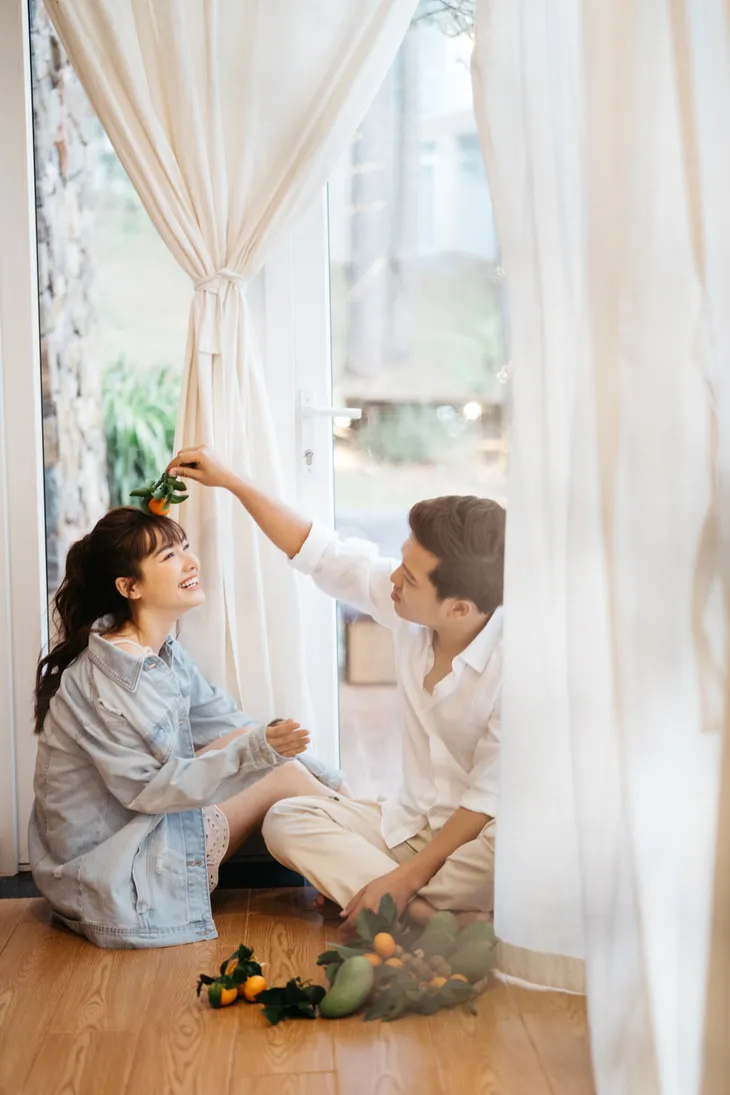 Vợ chồng Nhã Phương tình tứ trong bộ ảnh mới, quá lãng mạn - Ảnh 13. Vợ chồng Nhã Phương tình tứ trong bộ ảnh mới, quá lãng mạn - Ảnh 13.