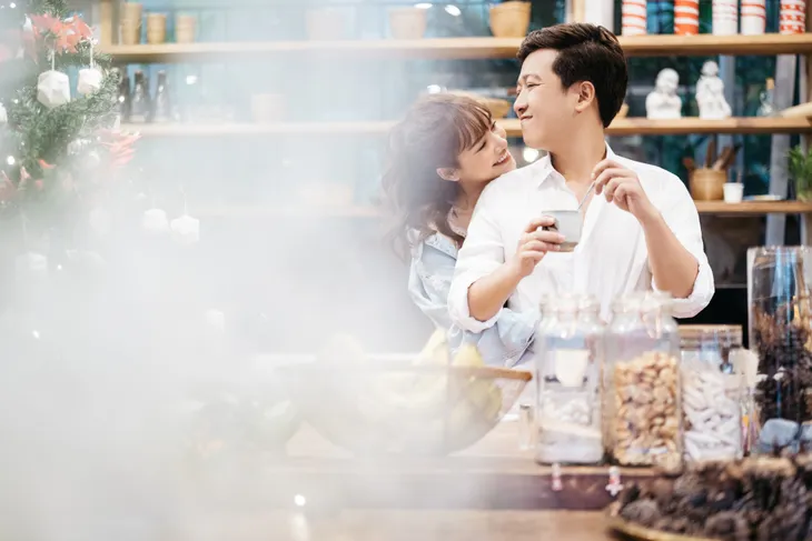 Vợ chồng Nhã Phương tình tứ trong bộ ảnh mới, quá lãng mạn - Ảnh 14. Vợ chồng Nhã Phương tình tứ trong bộ ảnh mới, quá lãng mạn - Ảnh 14.