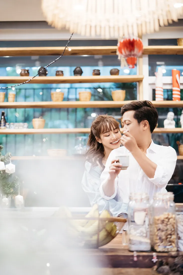 Vợ chồng Nhã Phương tình tứ trong bộ ảnh mới, quá lãng mạn - Ảnh 15. Vợ chồng Nhã Phương tình tứ trong bộ ảnh mới, quá lãng mạn - Ảnh 15.