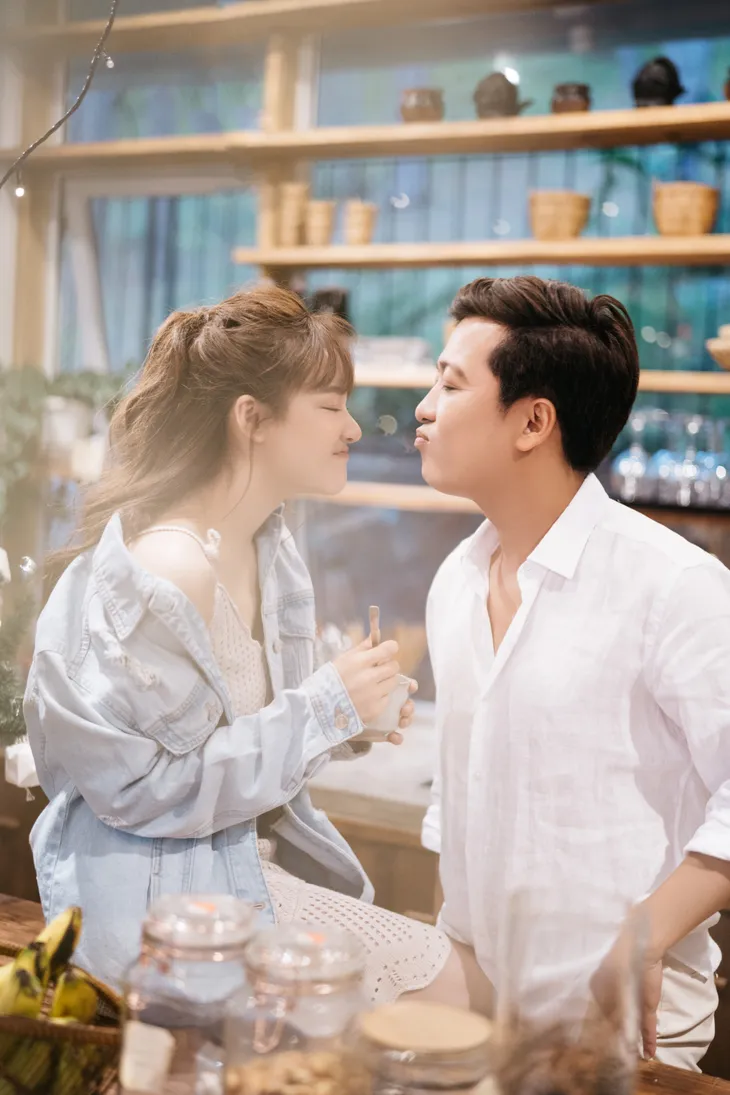 Vợ chồng Nhã Phương tình tứ trong bộ ảnh mới, quá lãng mạn - Ảnh 16. Vợ chồng Nhã Phương tình tứ trong bộ ảnh mới, quá lãng mạn - Ảnh 16.