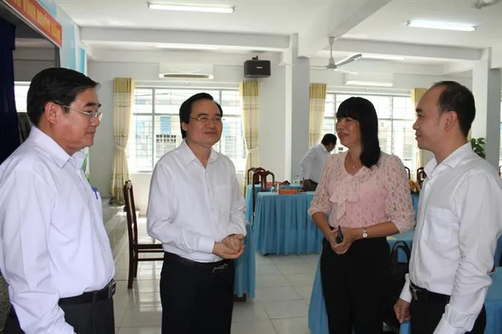 Bộ trưởng Bộ GDĐT: Không để sau kỳ nghỉ dài học sinh ngại đến lớp - Ảnh 2. Bộ trưởng Bộ GDĐT: Không để sau kỳ nghỉ dài học sinh ngại đến lớp - Ảnh 2.