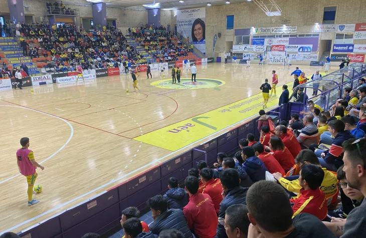 ĐT futsal Việt Nam chuẩn bị cho trận giao hữu cuối cùng tại Tây Ban Nha - Ảnh 2.