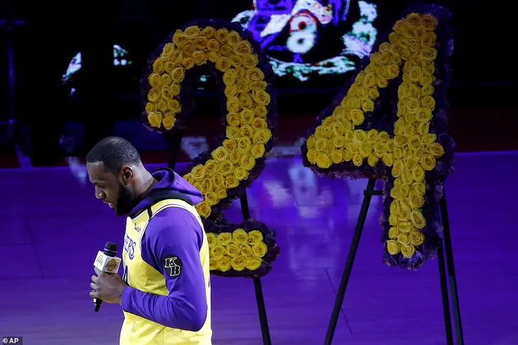 Lebron James phát biểu đầy xúc động về Kobe Bryant - Ảnh 1.