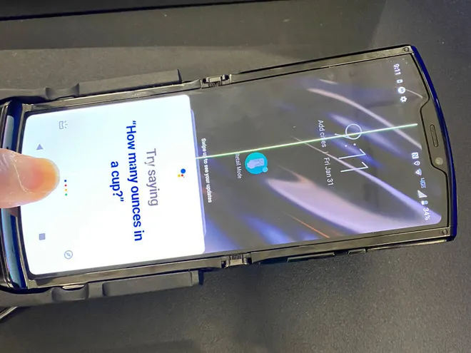 Chẳng ai muốn mua một chiếc smartphone màn hình gập! - Ảnh 2. Chẳng ai muốn mua một chiếc smartphone màn hình gập! - Ảnh 2.