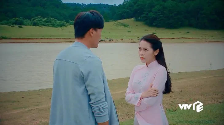 Nước mắt loài cỏ dại - Tập 27: Khang ôm chặt Dạ Thảo trước mặt khiến Hường tẽn tò - Ảnh 5. Nước mắt loài cỏ dại - Tập 27: Khang ôm chặt Dạ Thảo trước mặt khiến Hường tẽn tò - Ảnh 5.