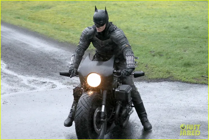 Lộ tạo hình của Batman mới Robert Pattinson - Ảnh 4. Lộ tạo hình của Batman mới Robert Pattinson - Ảnh 4.