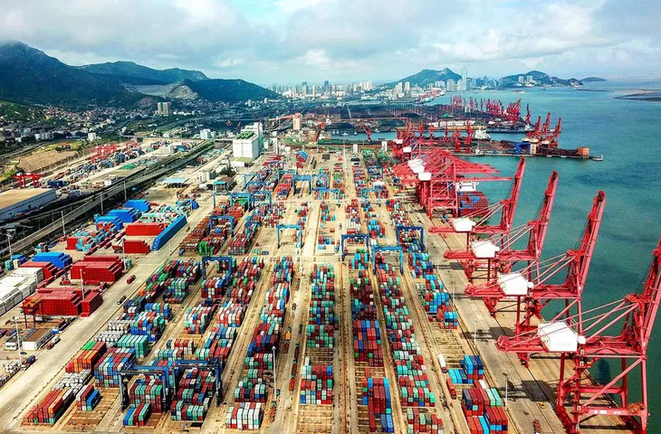 IMF hạ dự báo tăng trưởng kinh tế của Trung Quốc năm 2020 xuống 5,6% - Ảnh 1. IMF hạ dự báo tăng trưởng kinh tế của Trung Quốc năm 2020 xuống 5,6% - Ảnh 1.