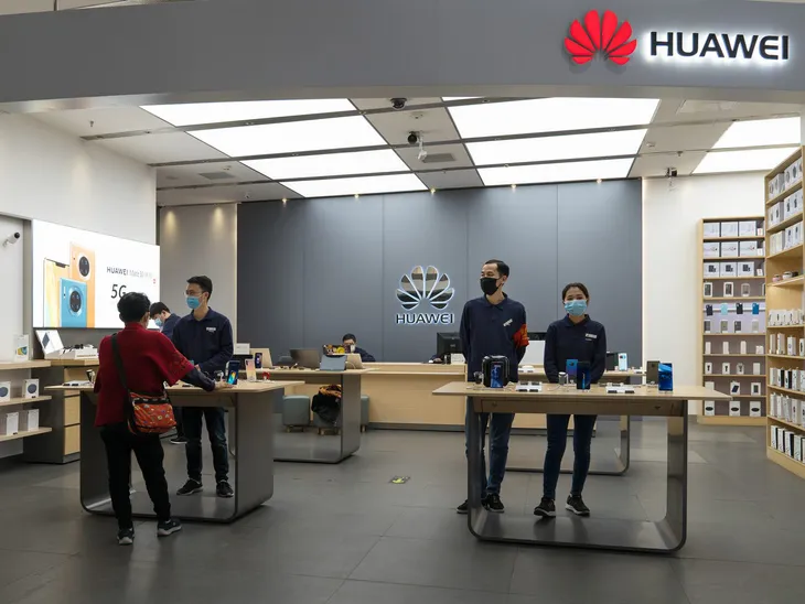 Không phải Apple, Huawei có thể mới là nạn nhân lớn nhất của virus Corona - Ảnh 2. Không phải Apple, Huawei có thể mới là nạn nhân lớn nhất của virus Corona - Ảnh 2.