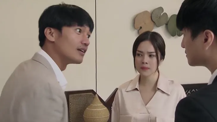 Tiệm ăn dì ghẻ - Tập 27: Tìm Phillip trả thù cho vợ, Minh bị công an bắt - Ảnh 3. Tiệm ăn dì ghẻ - Tập 27: Tìm Phillip trả thù cho vợ, Minh bị công an bắt - Ảnh 3.