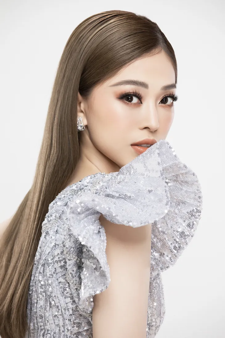 Top 3 Hoa hậu Việt Nam 2018 khoe bộ ảnh trước khi kết thúc nhiệm kỳ - Ảnh 4. Top 3 Hoa hậu Việt Nam 2018 khoe bộ ảnh trước khi kết thúc nhiệm kỳ - Ảnh 4.
