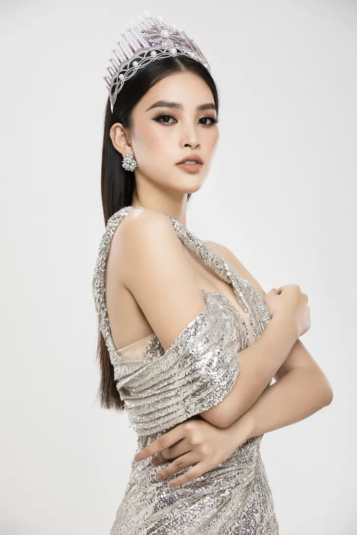 Top 3 Hoa hậu Việt Nam 2018 khoe bộ ảnh trước khi kết thúc nhiệm kỳ - Ảnh 2. Top 3 Hoa hậu Việt Nam 2018 khoe bộ ảnh trước khi kết thúc nhiệm kỳ - Ảnh 2.