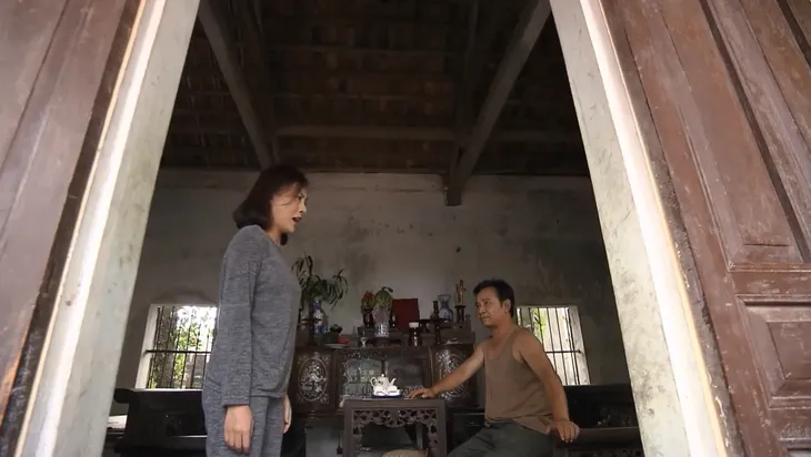 Cô gái nhà người ta - Tập 16: Uyên bị bố tát, chửi mắng thậm tệ - Ảnh 1. Cô gái nhà người ta - Tập 16: Uyên bị bố tát, chửi mắng thậm tệ - Ảnh 1.
