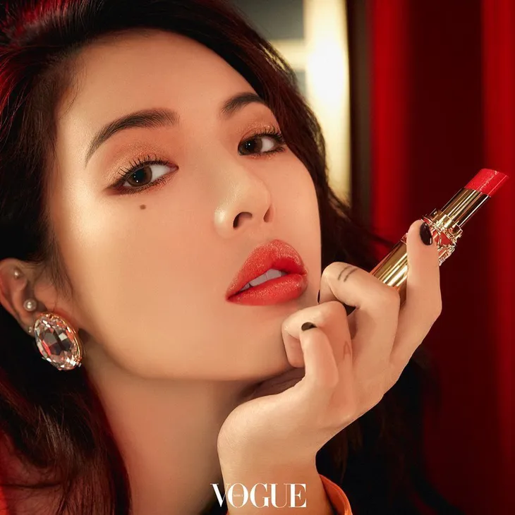 HyunA đẹp hút hồn trên Vogue - Ảnh 5. HyunA đẹp hút hồn trên Vogue - Ảnh 5.