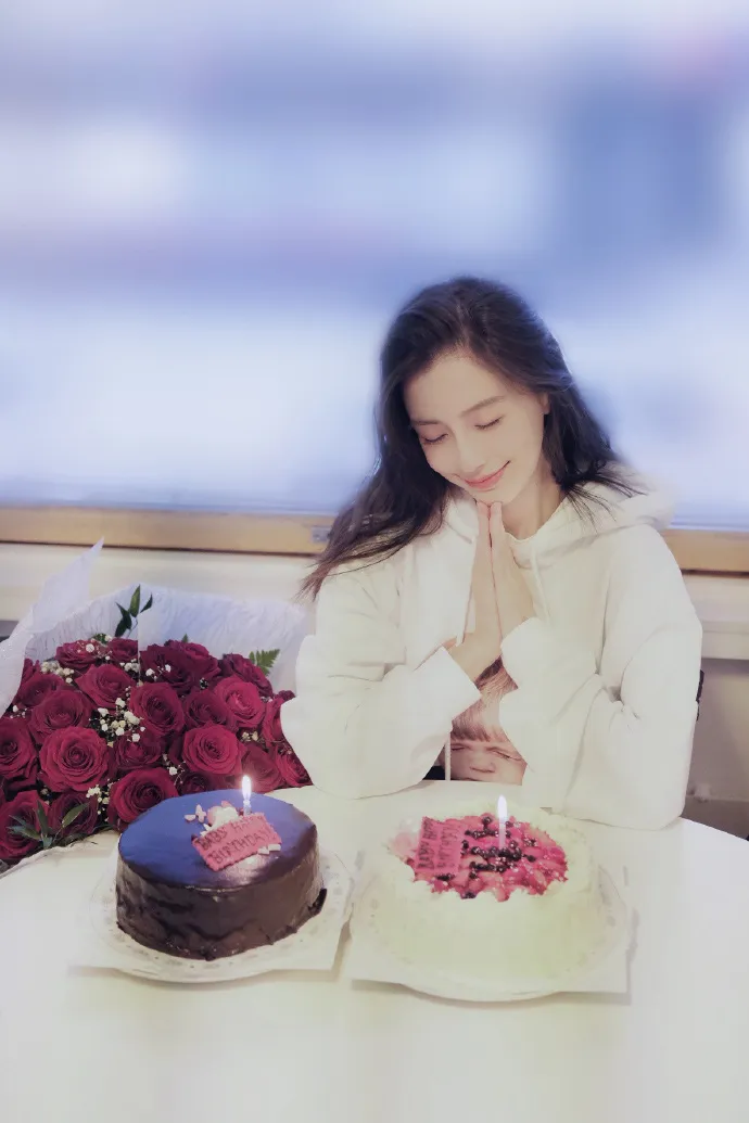 Angelababy rạng rỡ đón sinh nhật tuổi 31, Huỳnh Hiểu Minh vẫn vắng mặt - Ảnh 3. Angelababy rạng rỡ đón sinh nhật tuổi 31, Huỳnh Hiểu Minh vẫn vắng mặt - Ảnh 3.