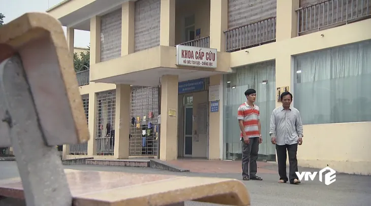 Cô gái nhà người ta -Tập 17: Khoa cứu Uyên thoát chết - Ảnh 5. Cô gái nhà người ta -Tập 17: Khoa cứu Uyên thoát chết - Ảnh 5.