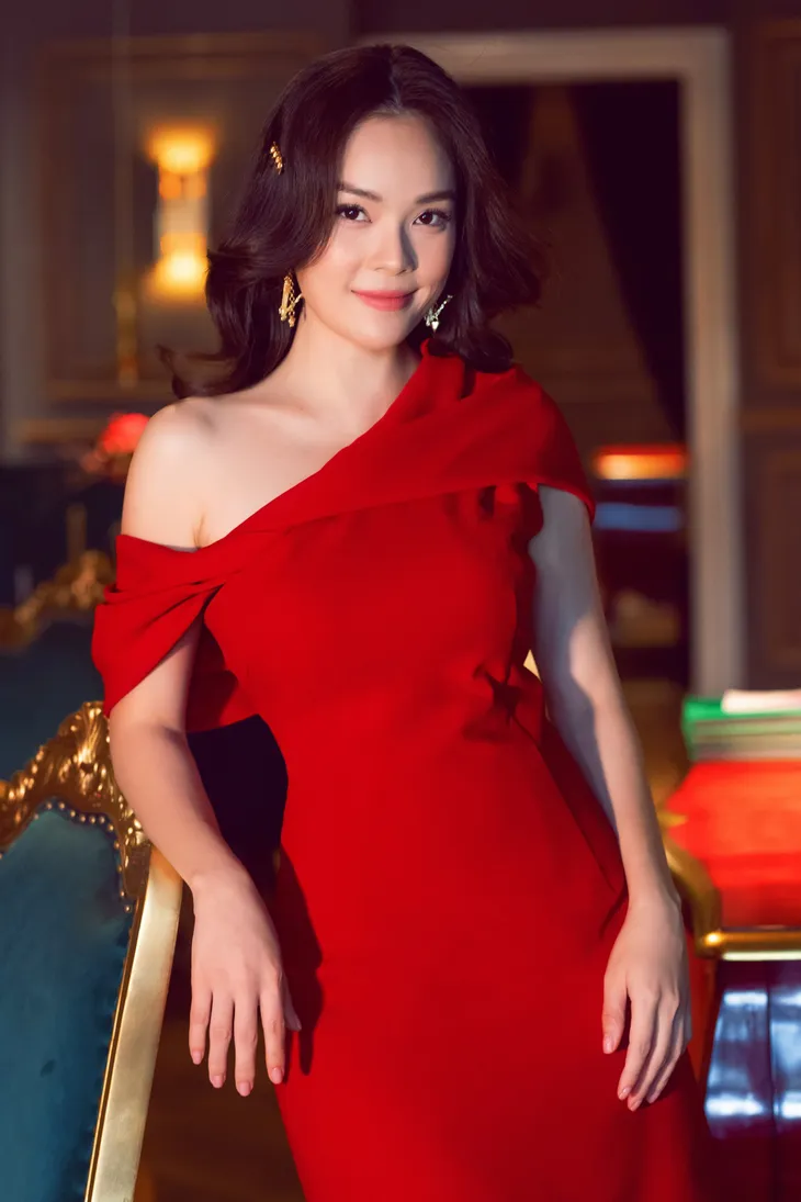 Nữ chính “Tiệm ăn dì ghẻ” diện đồ đơn sắc vẫn hút mọi ánh nhìn - Ảnh 8. Nữ chính “Tiệm ăn dì ghẻ” diện đồ đơn sắc vẫn hút mọi ánh nhìn - Ảnh 8.