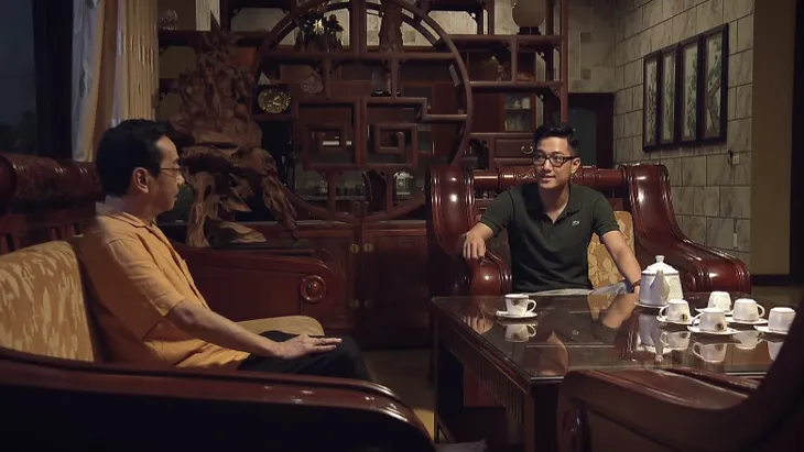 Sinh tử - Tập 74: Trần Bạt nghe được tin đồn Bí thư Nhân sẽ game over - Ảnh 1. Sinh tử - Tập 74: Trần Bạt nghe được tin đồn Bí thư Nhân sẽ game over - Ảnh 1.