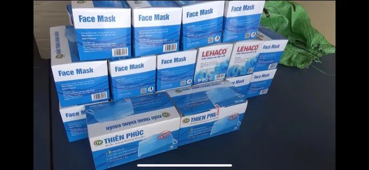 Kon Tum: Bắt giữ hơn 6.300 khẩu trang y tế chuẩn bị xuất lậu qua biên giới - Ảnh 1. Kon Tum: Bắt giữ hơn 6.300 khẩu trang y tế chuẩn bị xuất lậu qua biên giới - Ảnh 1.