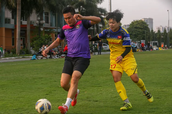 ĐT nữ Việt Nam 1-4 Đội cựu cầu thủ thế hệ SEA Games 2003: Cữ dượt cuối cùng - Ảnh 1. ĐT nữ Việt Nam 1-4 Đội cựu cầu thủ thế hệ SEA Games 2003: Cữ dượt cuối cùng - Ảnh 1.