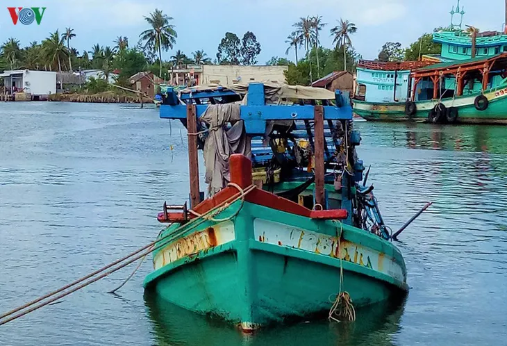 Phát hiện thi thể 3 thuyền viên trong hầm tàu bị chìm ở Cà Mau - Ảnh 1. Phát hiện thi thể 3 thuyền viên trong hầm tàu bị chìm ở Cà Mau - Ảnh 1.