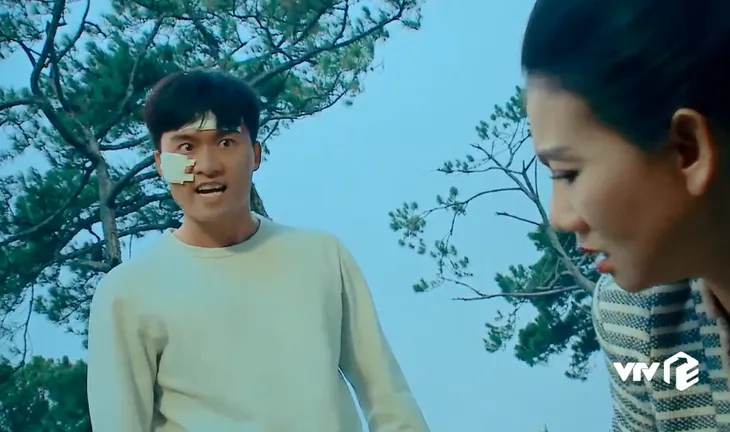 Nước mắt loài cỏ dại - Tập 22: Mẹ con Việt tìm cách đuổi Khang ra khỏi nhà - Ảnh 7. Nước mắt loài cỏ dại - Tập 22: Mẹ con Việt tìm cách đuổi Khang ra khỏi nhà - Ảnh 7.