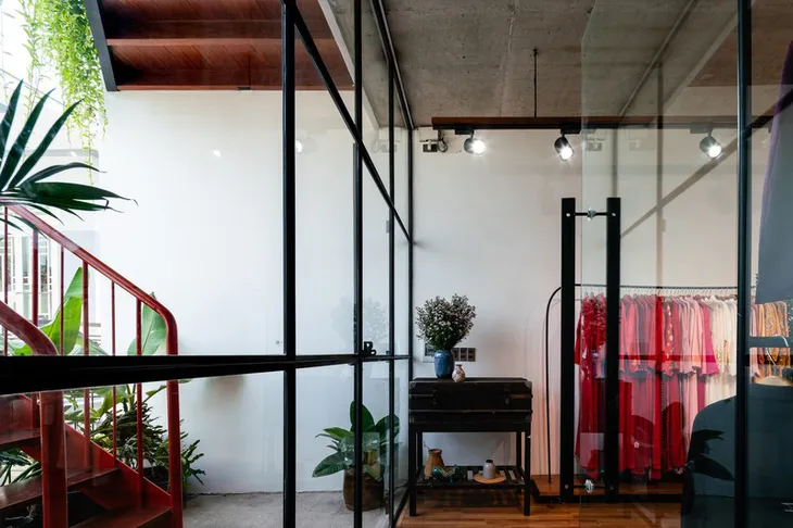 Nhà ở kết hợp với studio áo cưới được bố trí hợp lý - Ảnh 3. Nhà ở kết hợp với studio áo cưới được bố trí hợp lý - Ảnh 3.