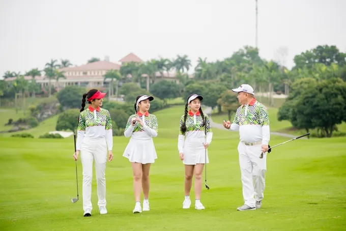 Gia đình Thúy Hằng, Thúy Hạnh du xuân đầu năm mới - Ảnh 1. Gia đình Thúy Hằng, Thúy Hạnh du xuân đầu năm mới - Ảnh 1.