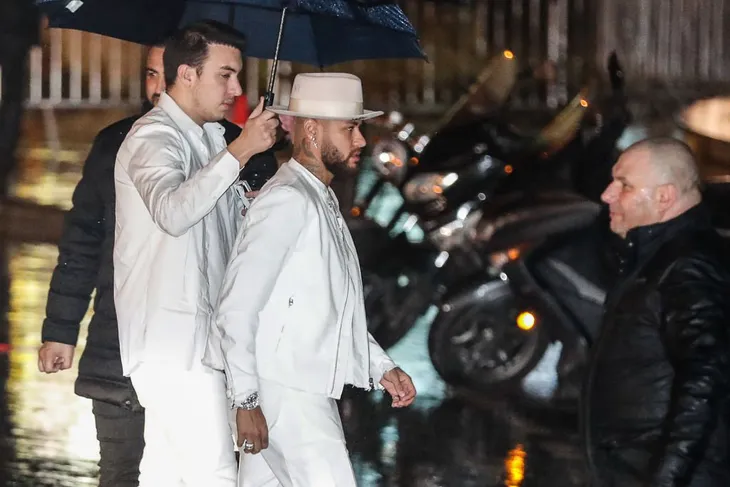 Neymar 3 năm liền chấn thương dịp sinh nhật: Đến hẹn lại... đau! - Ảnh 1. Neymar 3 năm liền chấn thương dịp sinh nhật: Đến hẹn lại... đau! - Ảnh 1.