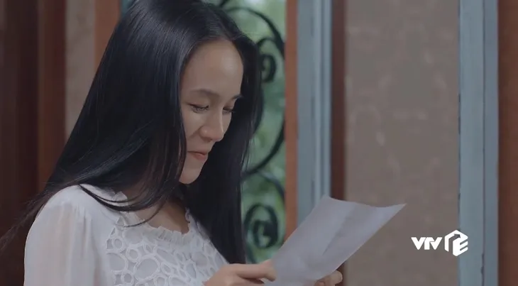 Tiệm ăn dì ghẻ - Tập 21: Tiểu tam trơ trẽn dàn cảnh ngủ với Huy, rồi cười đắc ý trước tờ đơn ly hôn - Ảnh 11. Tiệm ăn dì ghẻ - Tập 21: Tiểu tam trơ trẽn dàn cảnh ngủ với Huy, rồi cười đắc ý trước tờ đơn ly hôn - Ảnh 11.