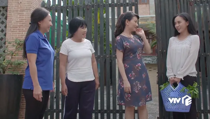 Tiệm ăn dì ghẻ - Tập 21: Tiểu tam trơ trẽn dàn cảnh ngủ với Huy, rồi cười đắc ý trước tờ đơn ly hôn - Ảnh 7. Tiệm ăn dì ghẻ - Tập 21: Tiểu tam trơ trẽn dàn cảnh ngủ với Huy, rồi cười đắc ý trước tờ đơn ly hôn - Ảnh 7.