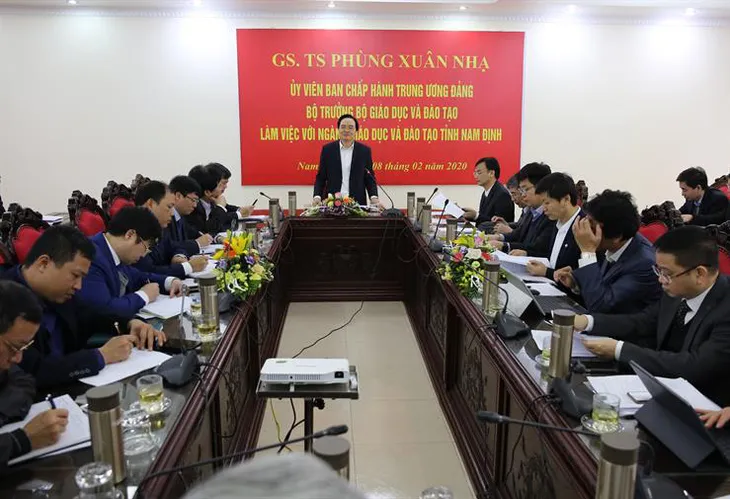 Bộ trưởng Bộ GD&ĐT kiểm tra công tác phòng chống, ứng phó dịch bệnh nCoV tại Nam Định - Ảnh 1. Bộ trưởng Bộ GD&ĐT kiểm tra công tác phòng chống, ứng phó dịch bệnh nCoV tại Nam Định - Ảnh 1.