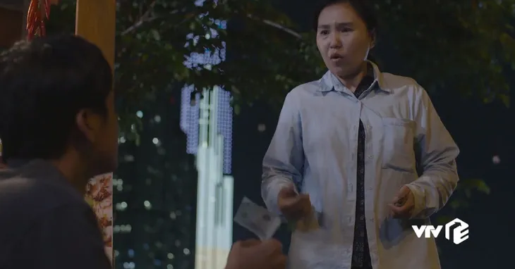 Tiệm ăn dì ghẻ: Minh uất ức bị xã hội đen lừa cho vay tiền giả, lãi cao cắt cổ - Ảnh 1. Tiệm ăn dì ghẻ: Minh uất ức bị xã hội đen lừa cho vay tiền giả, lãi cao cắt cổ - Ảnh 1.