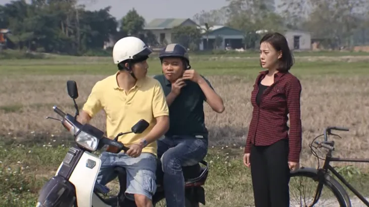Cô gái nhà người ta - Tập 22: Khoa âm thầm lên thành phố kiểm tra lại mẫu nước bị ô nhiễm nhằm vạch mặt ông Tài - Ảnh 3. Cô gái nhà người ta - Tập 22: Khoa âm thầm lên thành phố kiểm tra lại mẫu nước bị ô nhiễm nhằm vạch mặt ông Tài - Ảnh 3.
