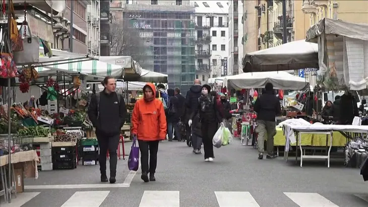 Italy lên kế hoạch hỗ trợ tài chính cho các hộ gia đình bị ảnh hưởng bởi dịch COVID-19 - Ảnh 1. Italy lên kế hoạch hỗ trợ tài chính cho các hộ gia đình bị ảnh hưởng bởi dịch COVID-19 - Ảnh 1.
